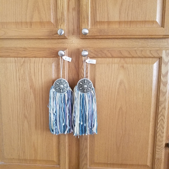 Large Decorative Tassels - Picture 5 of 7